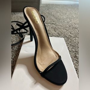 Lace up open toe black heel